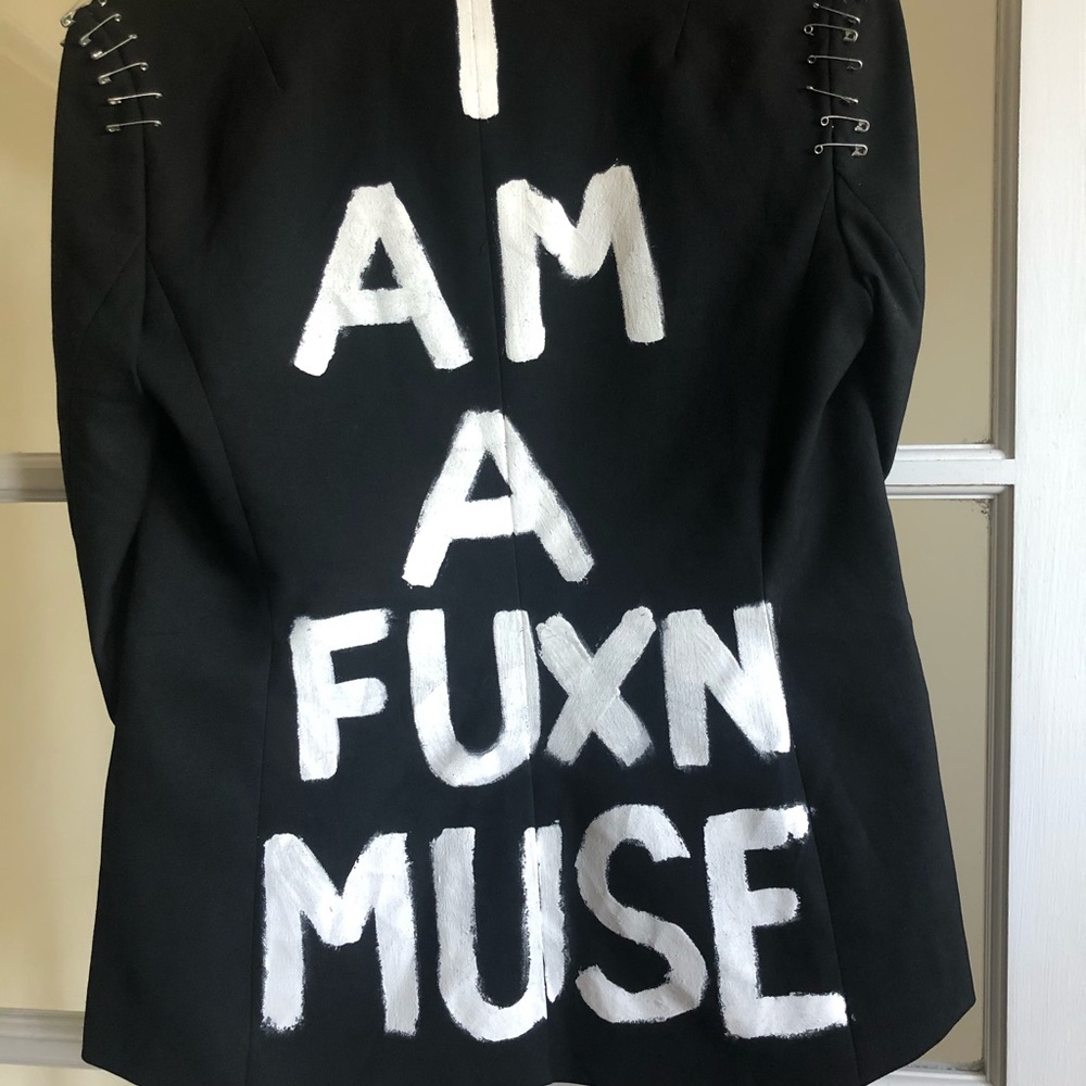 Cute fun blazer. Dress it up or down